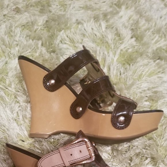 GUESS Buckle Wedges - Picture 3 of 3